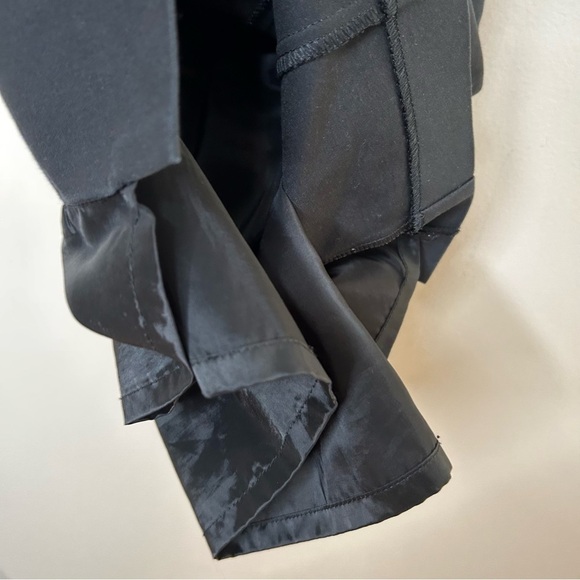 Cue Sleek Twill Knit Peplum Dress V Neck with Zipper Details Black Size 4 - Picture 8 of 12